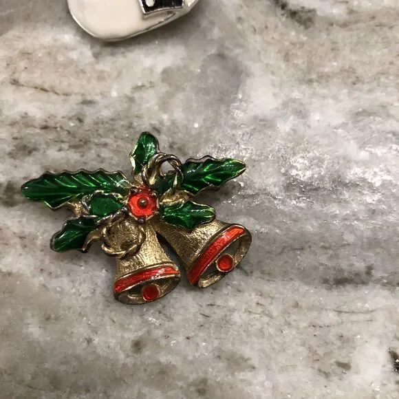 Christmas Pins Brooches lot of 4 Tree, Snowman, Candle, Bells - Picture 2 of 6